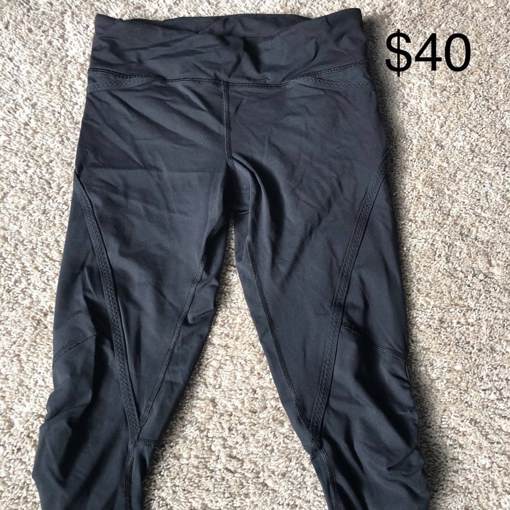 Lululemon size 4 capris